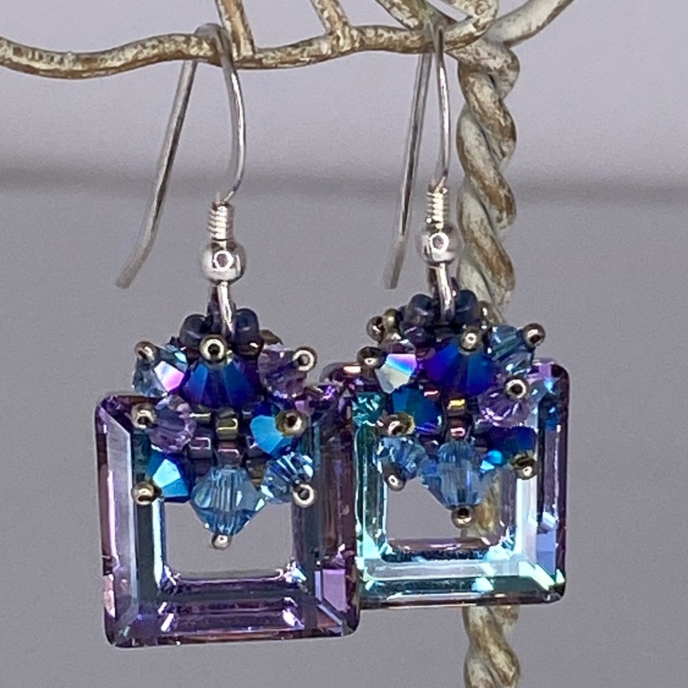 🎉HOST PICK!🎉Custom Designed Opulescent glass drop earrings